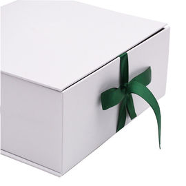 Биодеградабле повторно использованный цвет слоения КИМК Пантоне бумажной подарочной коробки лоснистый